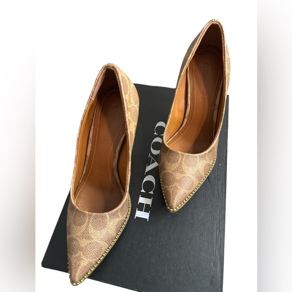COACH Samantha Pump Point Toe 3.25” Heel signature logo bead chain size 5.5 - Picture 1 of 15